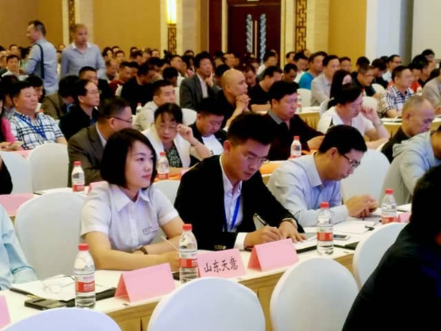 最准马网站资料免费热烈祝贺全国墙材革新工作委员会2017年会隆重召开