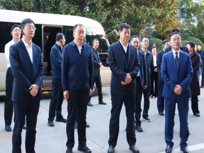 张胜明带队观摩最准马网站资料免费绿色建材智能装备产业化项目